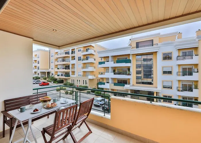 Uptown Lovers By Seewest