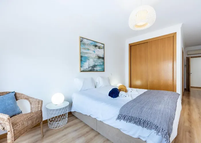Uptown Lovers By Seewest Apartman