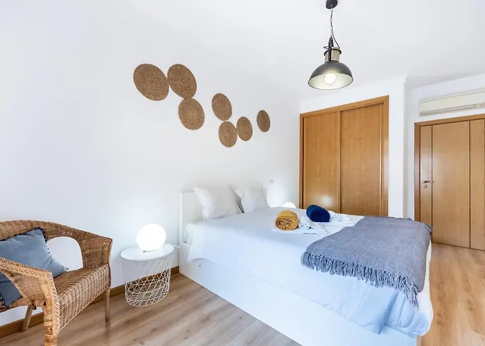 Uptown Lovers By Seewest